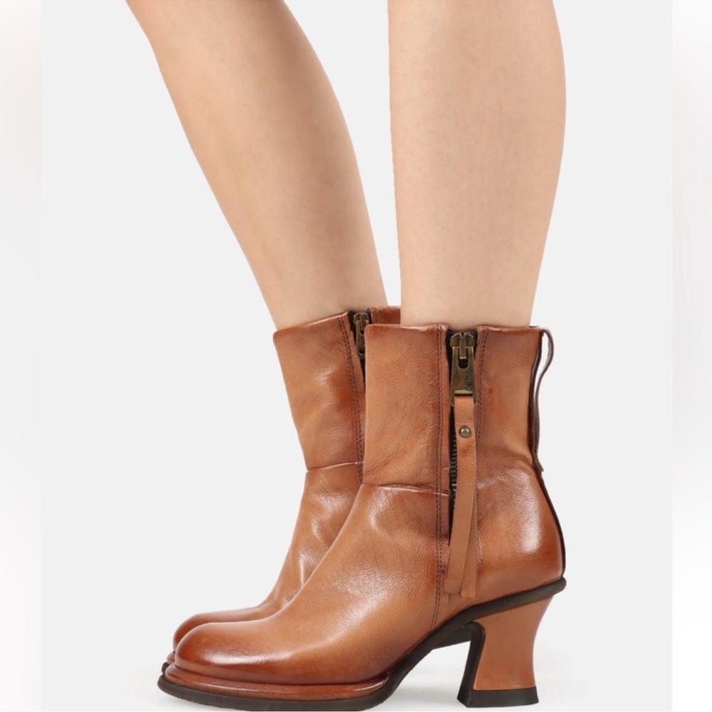 A.S.98 Platform Ankle Heeled Boots Camel Size 41 New
